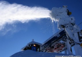Veštačko osnežavanje omogućava svakodnevno skijanje