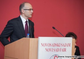 Gradonačelnik Miloš Vučević poželeo je učesnicima konferencije uspešan rad i prijatan boravak u Novom Sadu