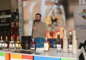 Aleksandar Stanković, predsednik Udruženja proizvođača rakije „Šumadijska rakija“ i vlasnik vinarije i destilerije „Podrum pevac“ 