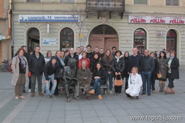 Slikanje sa bronzanim Lazom Kostićem omiljeno turistima