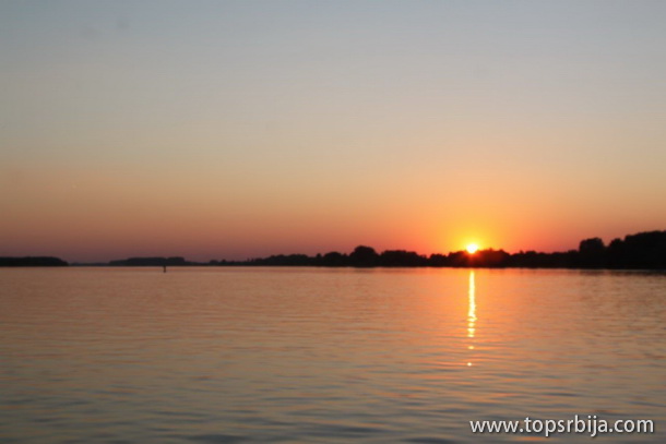Čarobni zalasci sunca na Dunavu kod Novog Sada