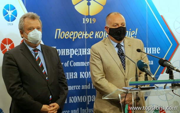 Boško Vučurević (desno) i Valeri Fomičev u razgovoru sa predstavnicima medija