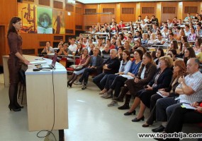 Prof. dr Milica Pavkov Hrvojević poželela je studentima dobrodošlicu