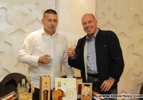 Vukosav Tomašević (levo) u društvu Marina Mihaića