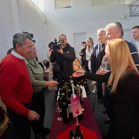 Gradonačelnica Dragana Mitrović u obilasku izlagača