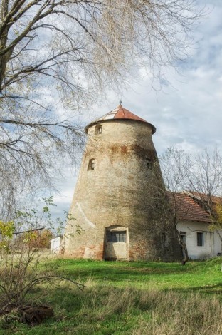 Jedna od retkih preostalih vetrenjača u Belom Blatu