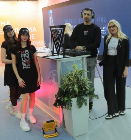 Mirjana Milenković (desno) na promociji Vibe festivala