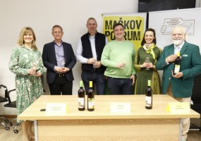 Sa tribine o sačuvanim sortama i vinima Vinarije Mačkov podrum u Irigu